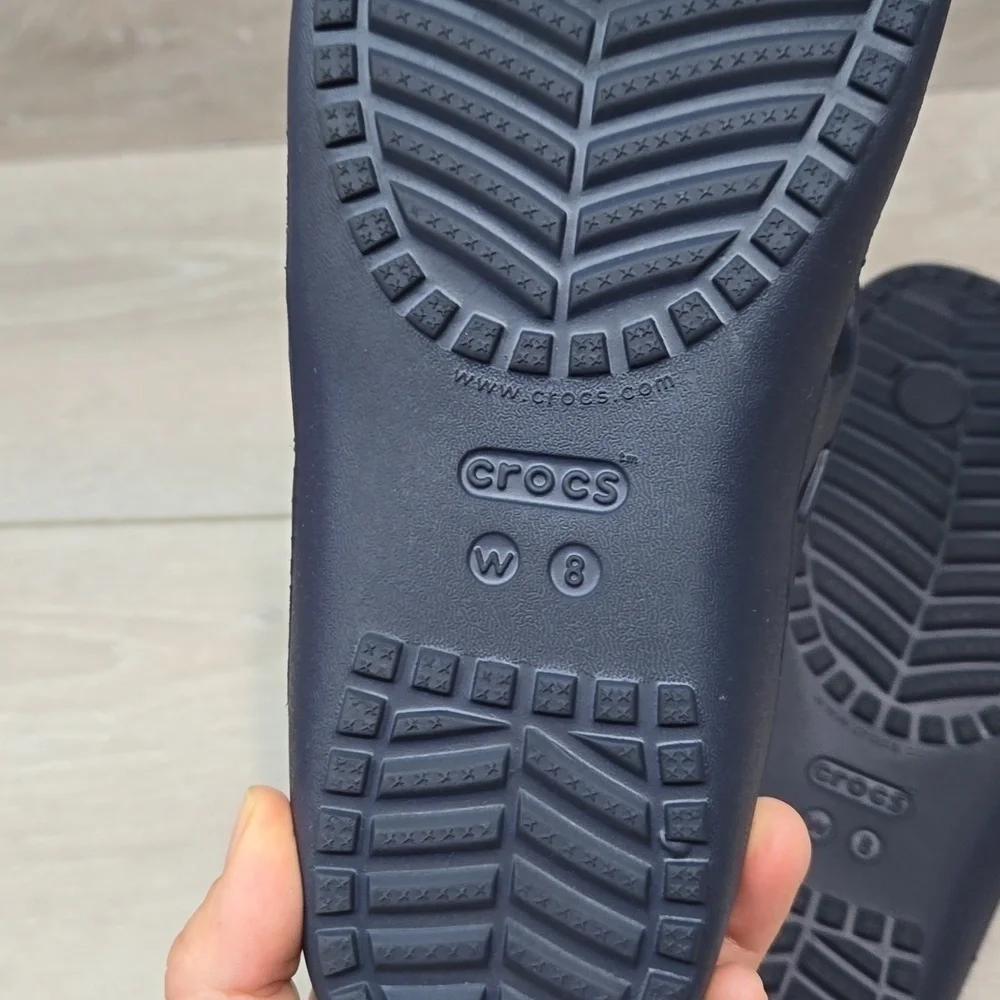 Crocs Women Outdoor Thong Flats rubber sandals shoes sz 8